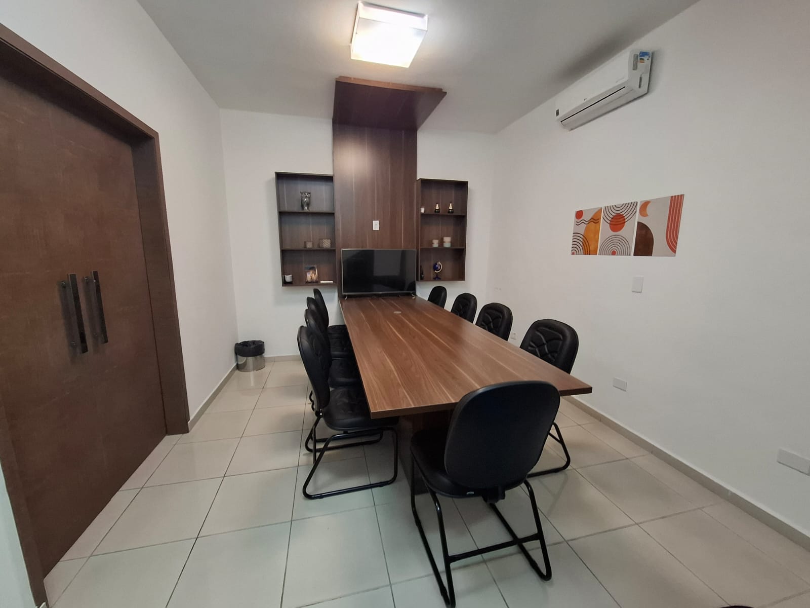 Ambiente corporativo do Nalu Coworking
